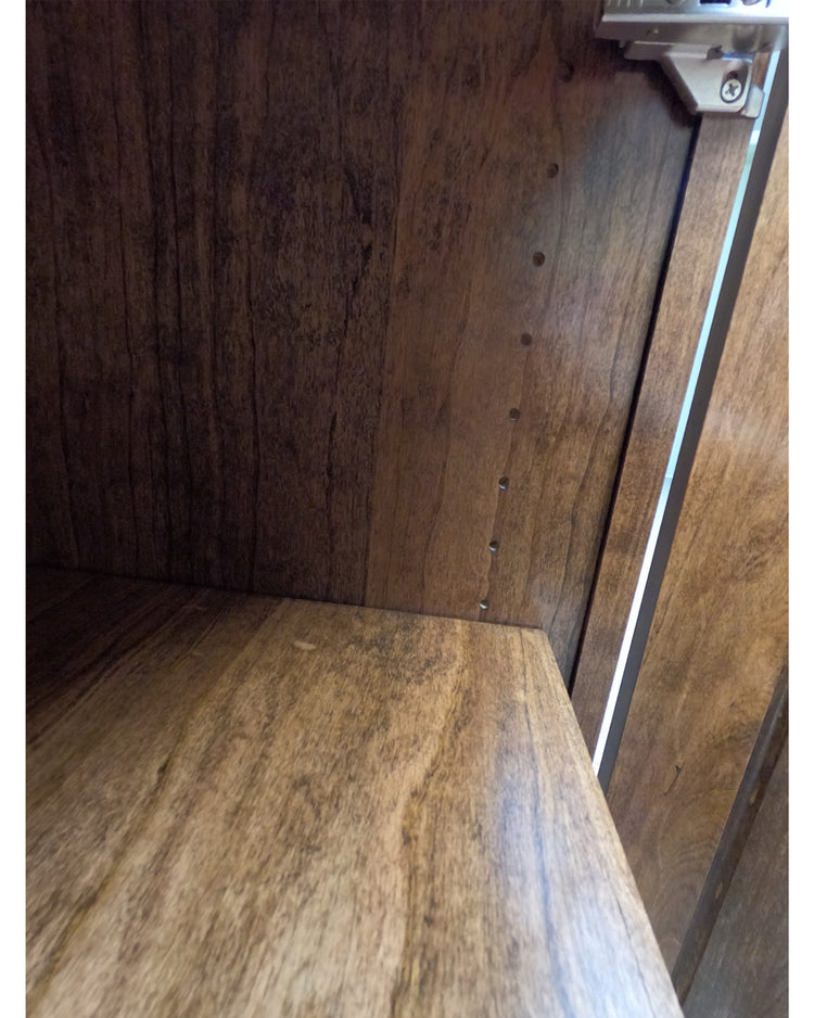 The Defender™ Work Station offers concealed ballistic protection with NIJ Level III materials, ideal for schools, police, and courthouses.