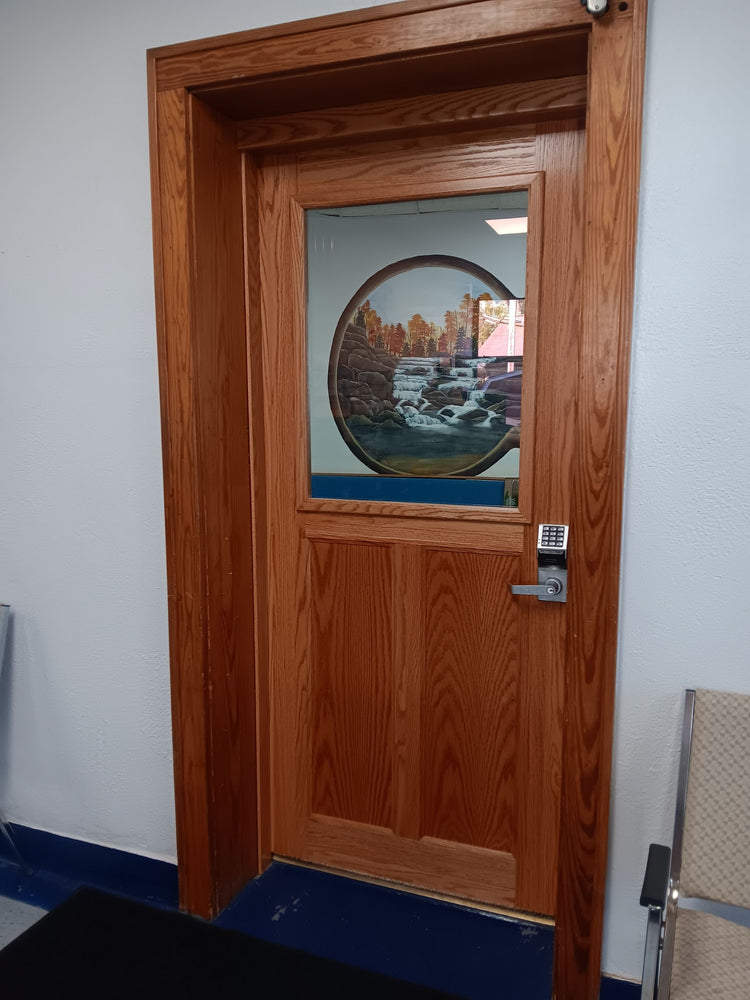 Half Vision Door – Bullet-resistant door with a half-window made of NIJ Level 3A polycarbonate for added visibility and protection.