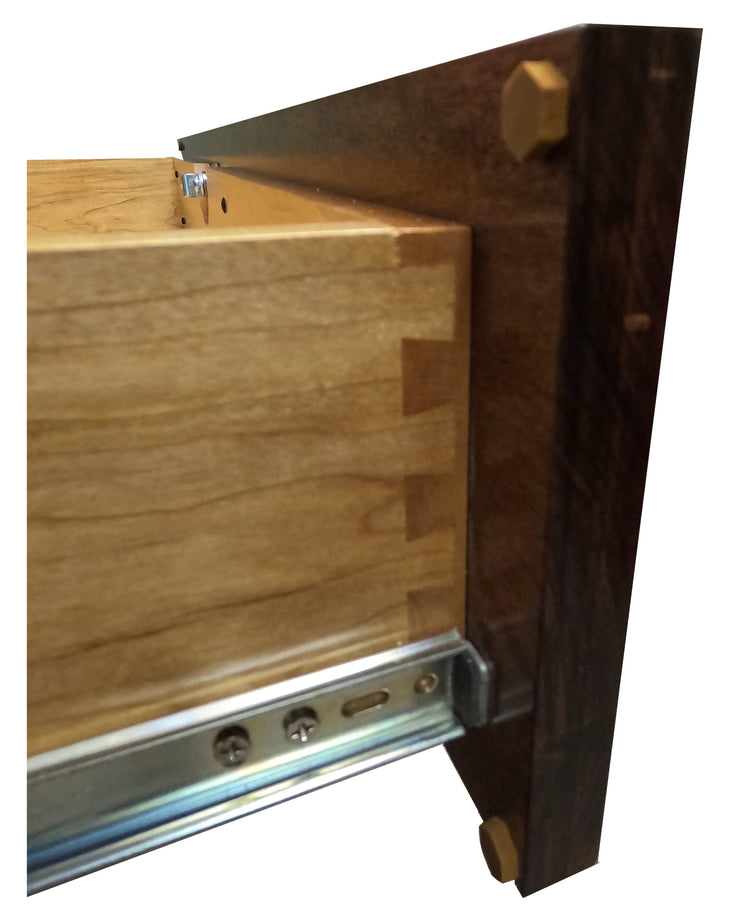 The Defender™ Work Station offers concealed ballistic protection with NIJ Level III materials, ideal for schools, police, and courthouses.
