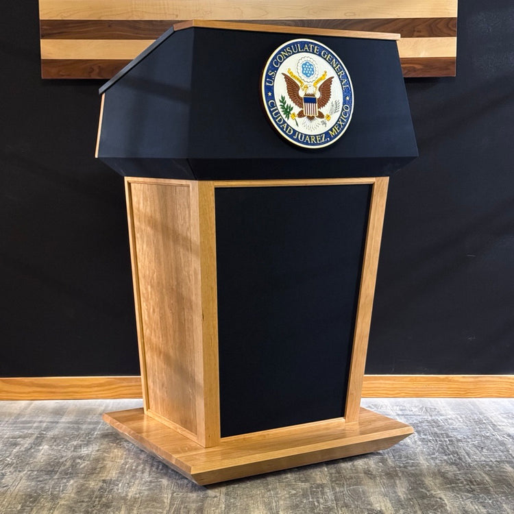 Presidential Plus Evolution™ – Large Sound Podium with Built-In Audio