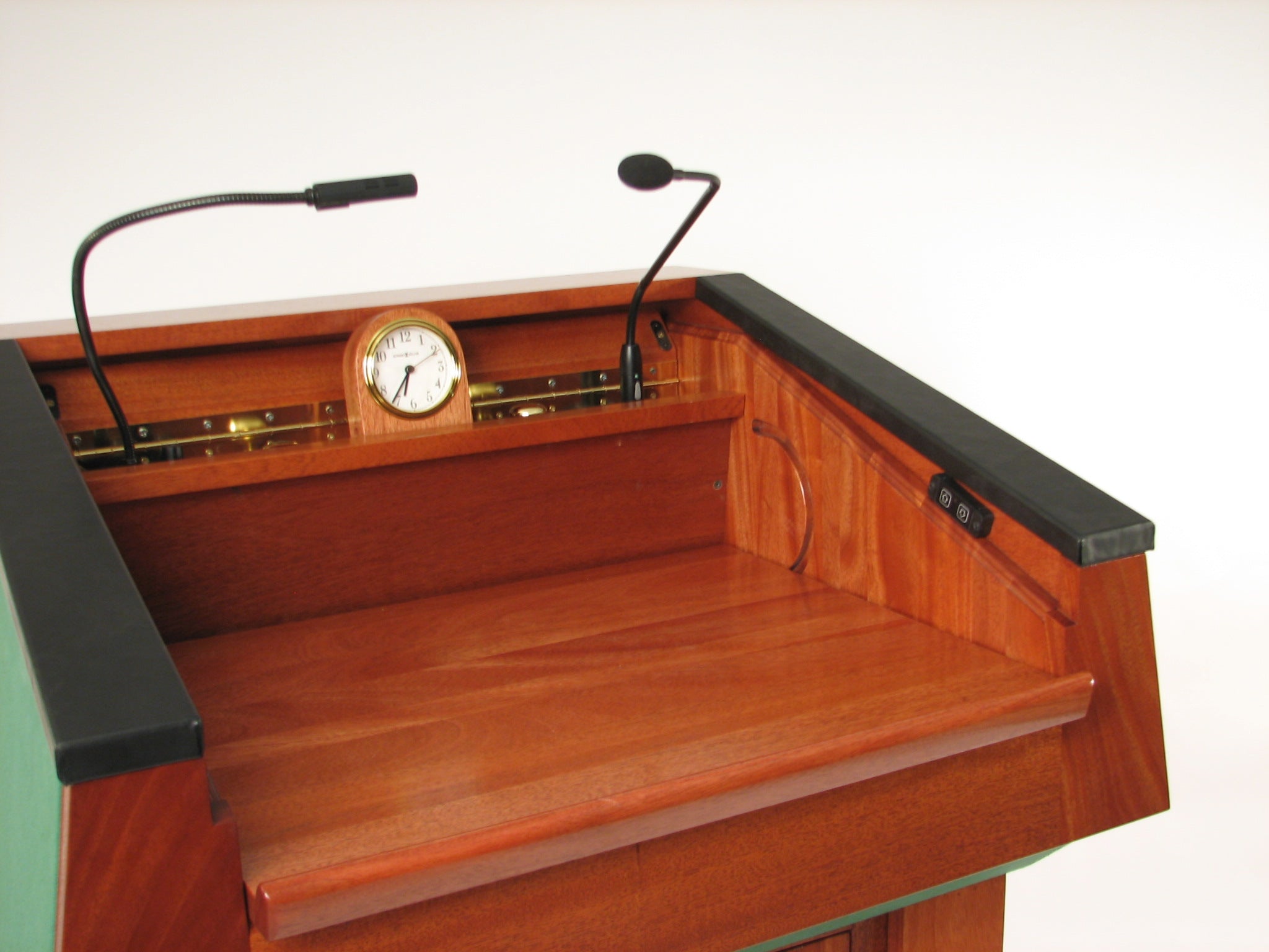 Presidential Podium with a gooseneck LED and shure microphone.