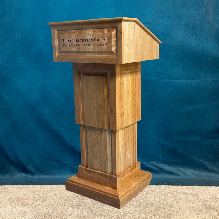 Counselor Lift™ Height Adjustable Podium