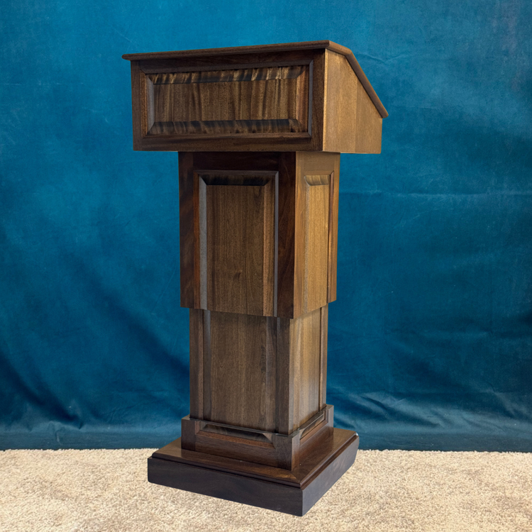 Counselor Lift™ Height Adjustable Podium