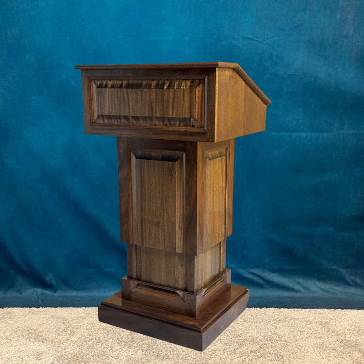 Counselor Lift™ Height Adjustable Podium