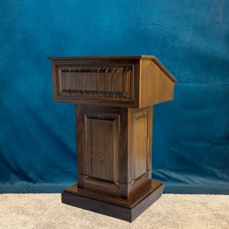 Counselor Lift™ Height Adjustable Podium